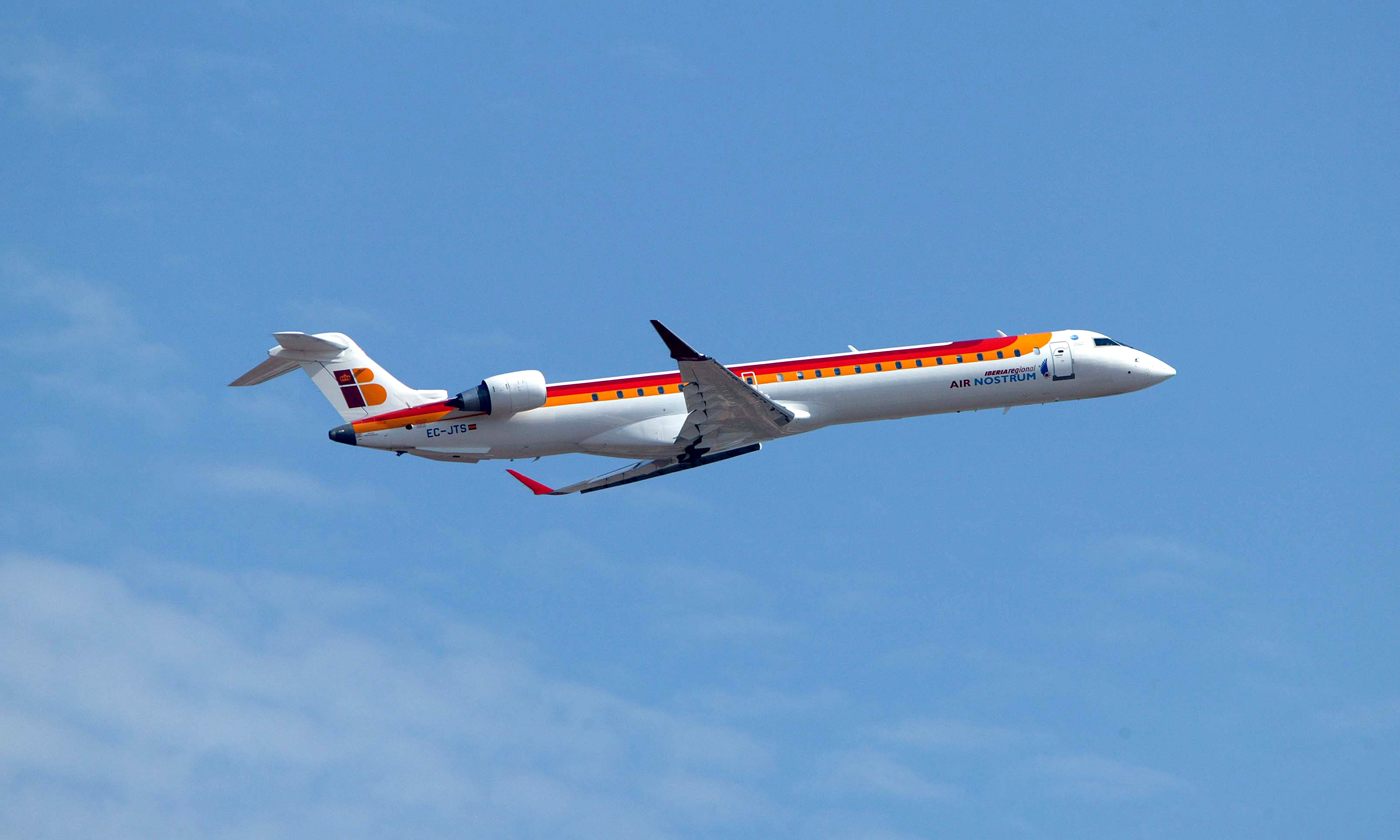 CRJ900